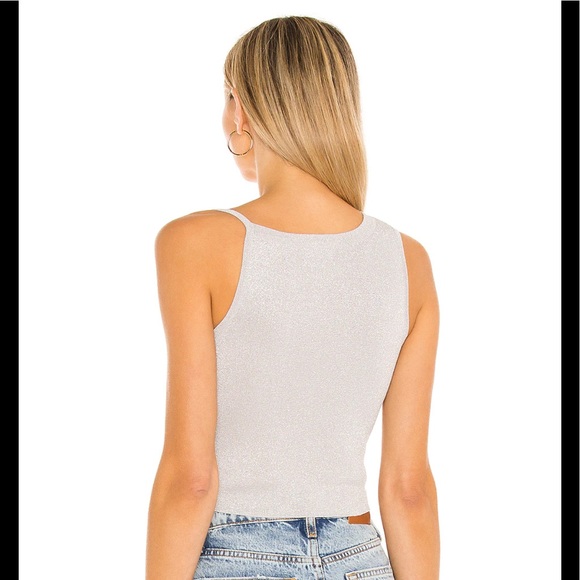 Superdown asymmetrical fitted slightly cropped top - Picture 3 of 8